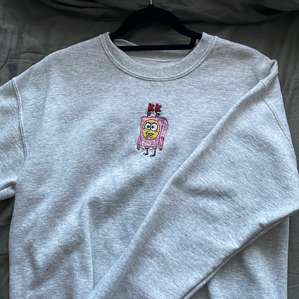 Embroidered SpongeBob Crewneck Sweatshirt